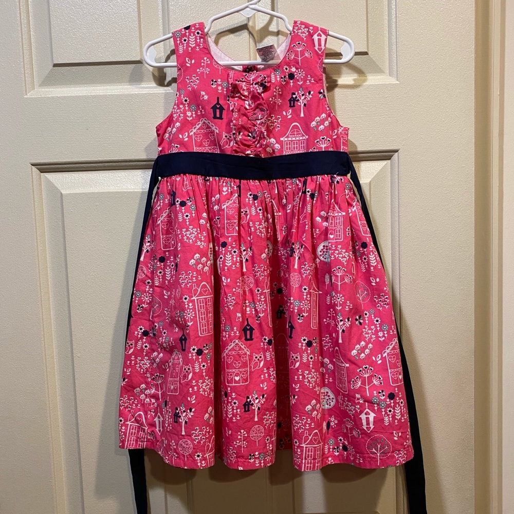 Girls dress - Like New (ages 5-6)